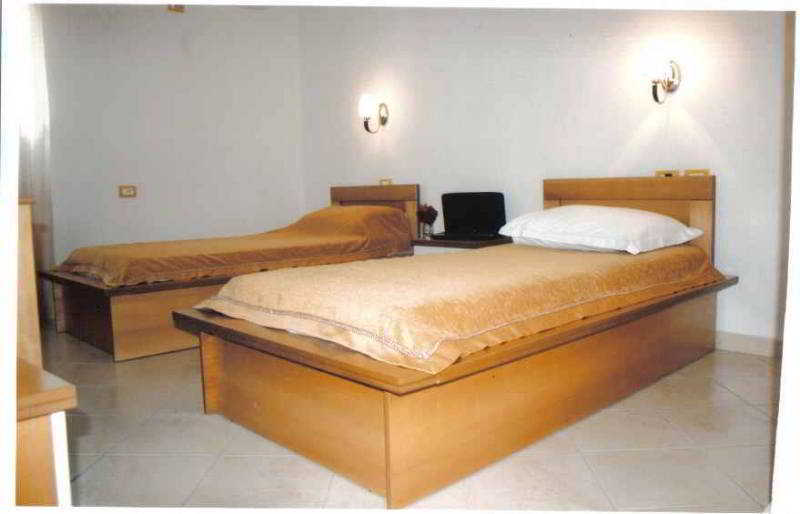 Hotel Alpine Vlorë Dış mekan fotoğraf